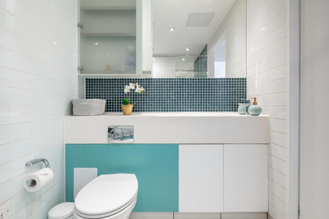 Stunning Apartment With Underground Parking! Londra Exterior foto